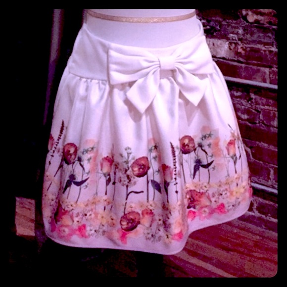 Ted Baker floral skirt - Picture 4 of 7